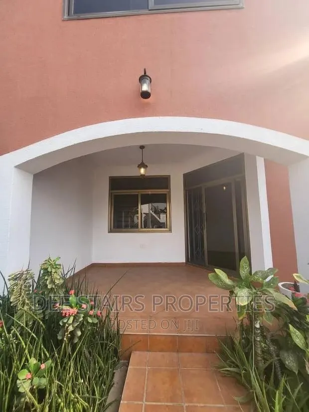 3bdrm Townhouse/Terrace in Cantonments for sale · Photo 1