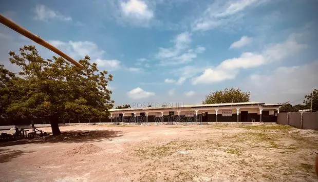 School for Sale · Photo 1