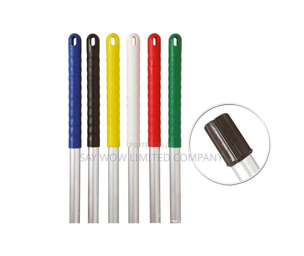 Ramon Aluminum Colour Coded Handles (135 Cm) · Photo 2