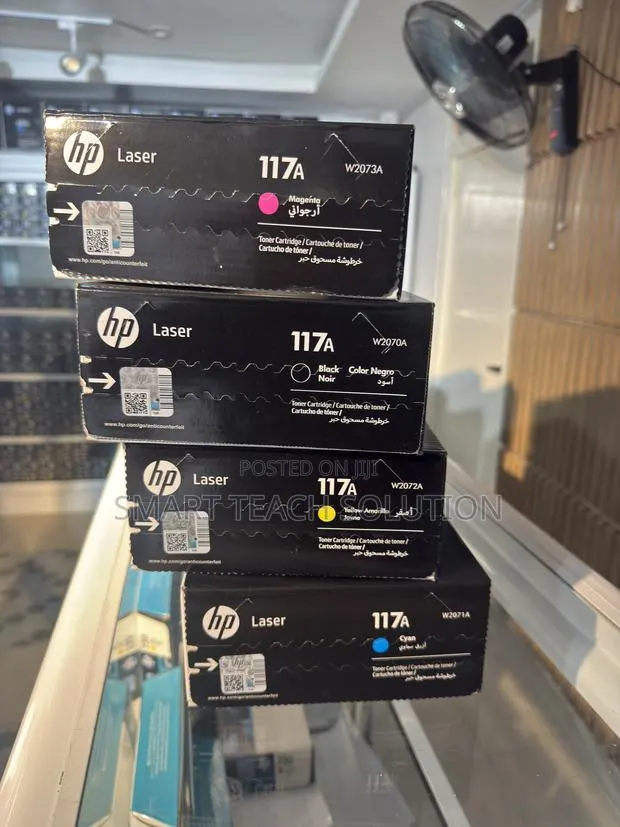 HP 117A Original Toners · Photo 2
