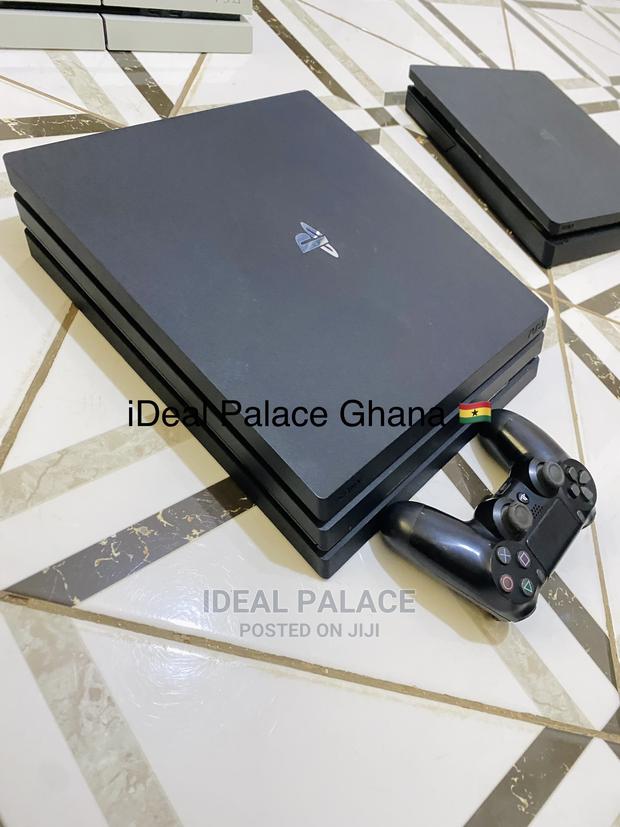 PS4 Pro With 10 Games · Photo 2