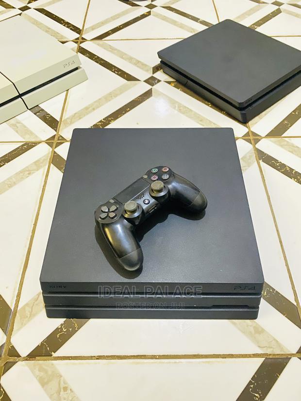 PS4 Pro With 10 Games · Photo 3