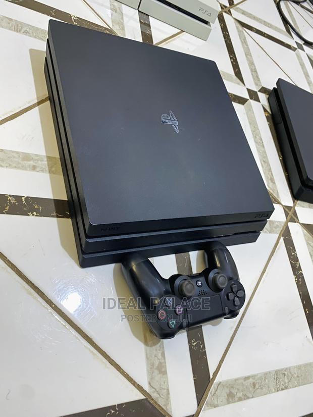 PS4 Pro With 10 Games · Photo 5