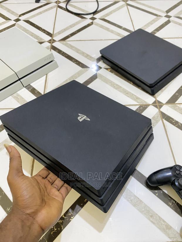 PS4 Pro With 10 Games · Photo 4