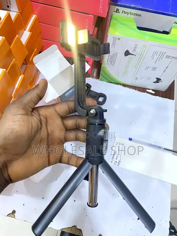 Mini Selfie Stick Stand · Photo 1