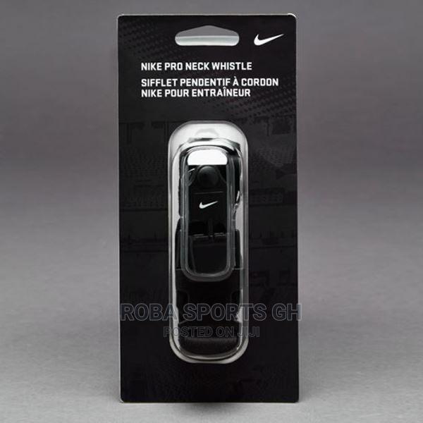Nike Pro Neck Whistle · Photo 1