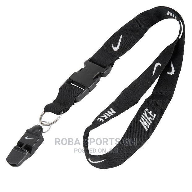 Nike Pro Neck Whistle · Photo 2