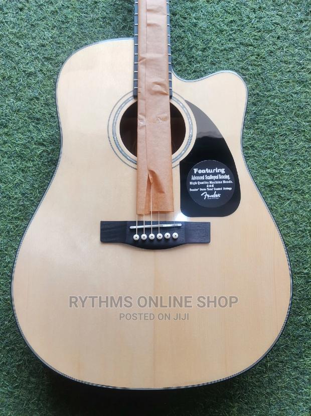 Fender Semi-Acoustic · Photo 3