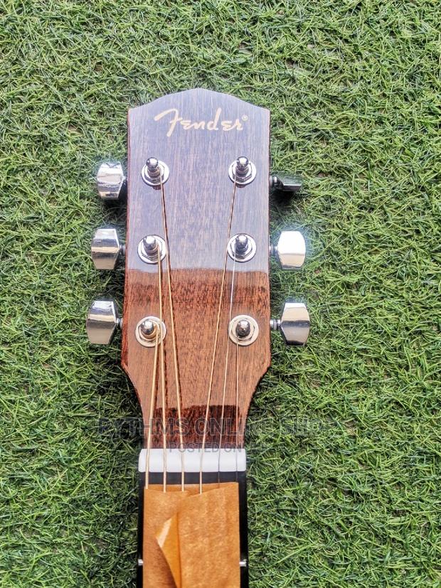 Fender Semi-Acoustic · Photo 4