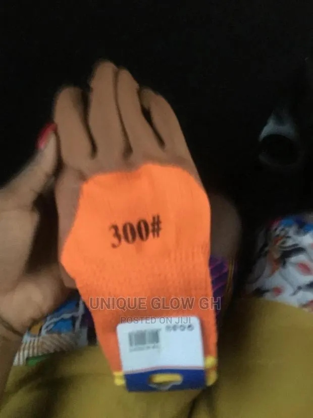 Insulating Industrial Gloves · Photo 3