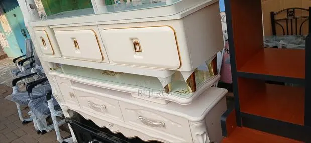 White Tv Stand · Photo 1