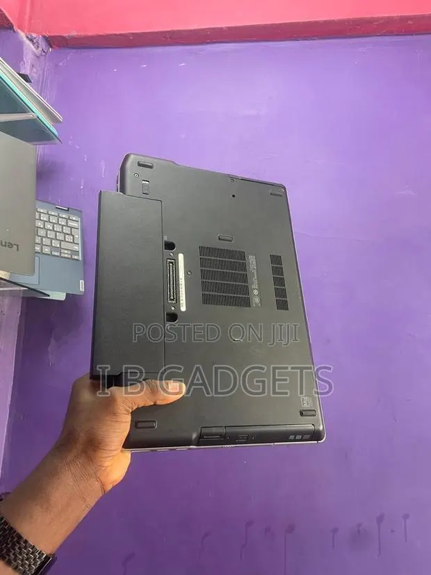 Laptop Dell Latitude 6430u 8GB Intel Core i7 HDD 500GB · Photo 1