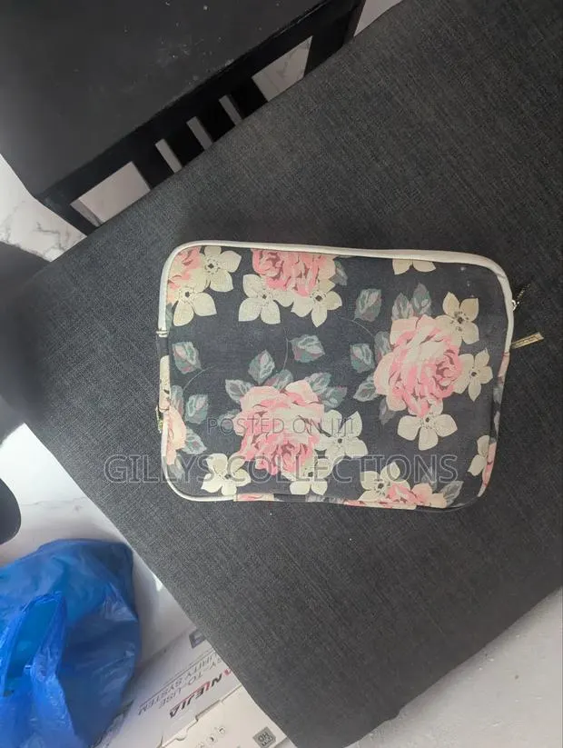 13 Inch Laptop Sleeve "Black Rose" Vintage Floral Pattern Bag · Photo 2