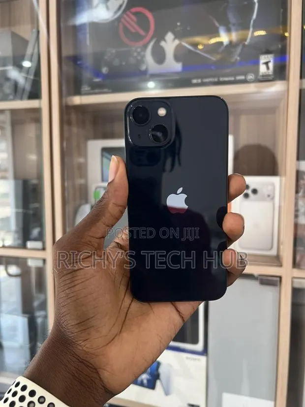 Apple iPhone 13 128 GB Black · Photo 1