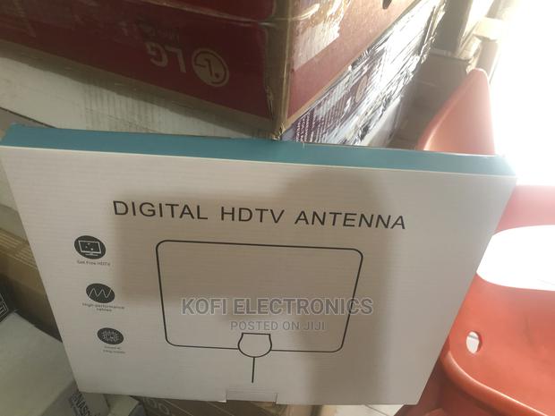 Easy to Install HD Indoor Flat Antenna · Photo 1