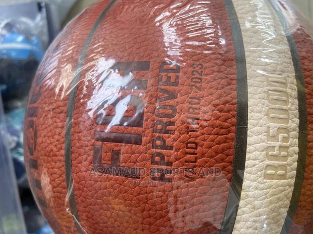 Molten Basketbal at Cool Price · Photo 1