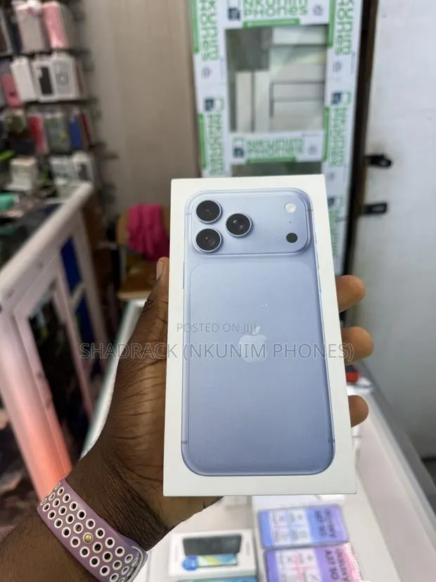 New Apple iPhone 18 Pro Max 256 GB Blue · Photo 1