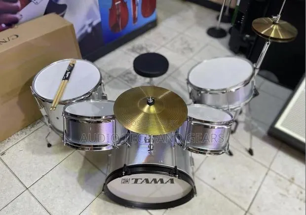Tama 5 Complete Drumset {3 Cymbals} · Photo 1