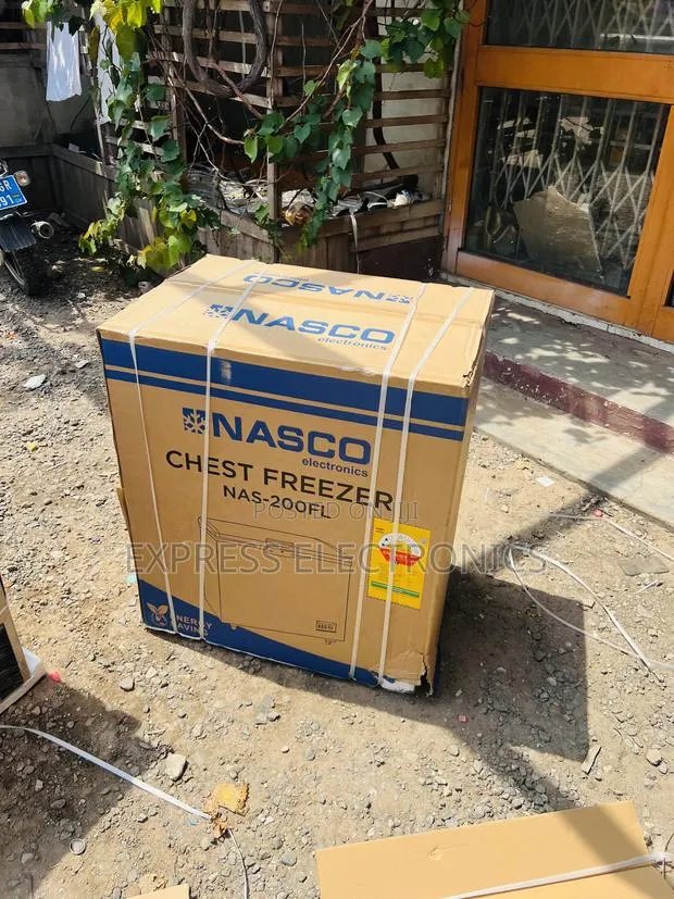 Freestanding Chest Freezer Single Door 150l Gold Nasco · Photo 1