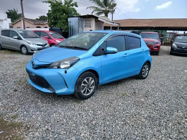Toyota Vitz 1.3 FWD 5dr 2015 Blue · Photo 1