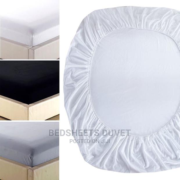 White Fitted Sheet · Photo 1