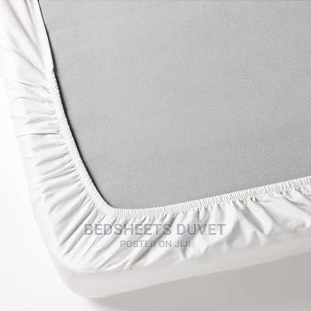 White Fitted Sheet · Photo 3