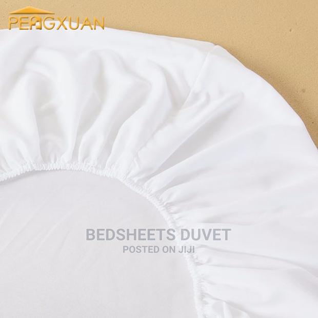 White Fitted Sheet · Photo 2