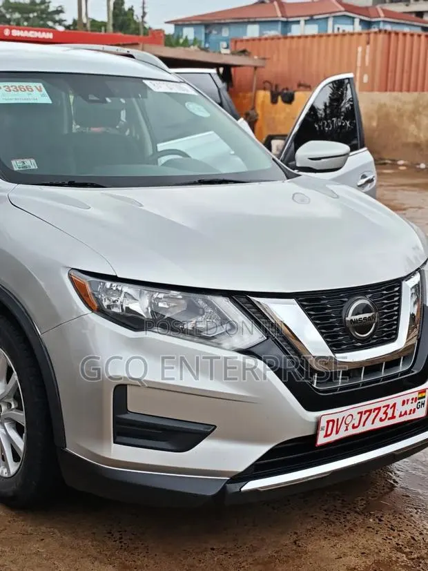 Nissan Rogue S FWD 2020 Silver · Photo 1