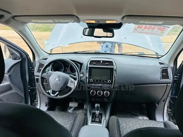 Mitsubishi Outlander Sport 2021 Silver · Photo 1