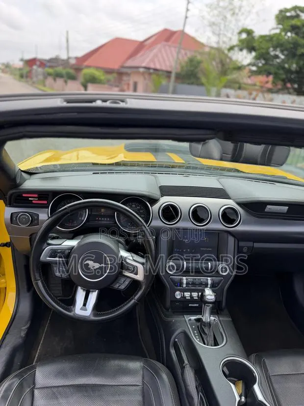 Ford Mustang 2019 Yellow · Photo 1