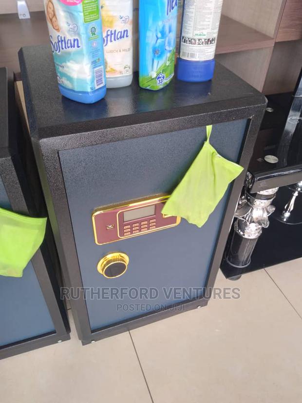 Fireproof Money Safe · Photo 1