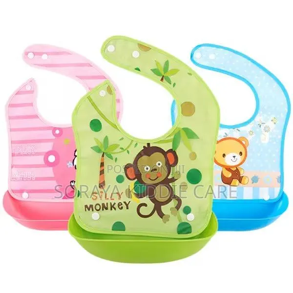 Baby Rubber Bibs With Silicone Crumbs Collector · Photo 1