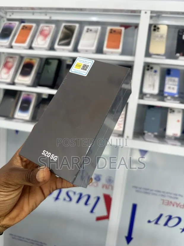 New Samsung Galaxy S20 128 GB Black · Photo 1