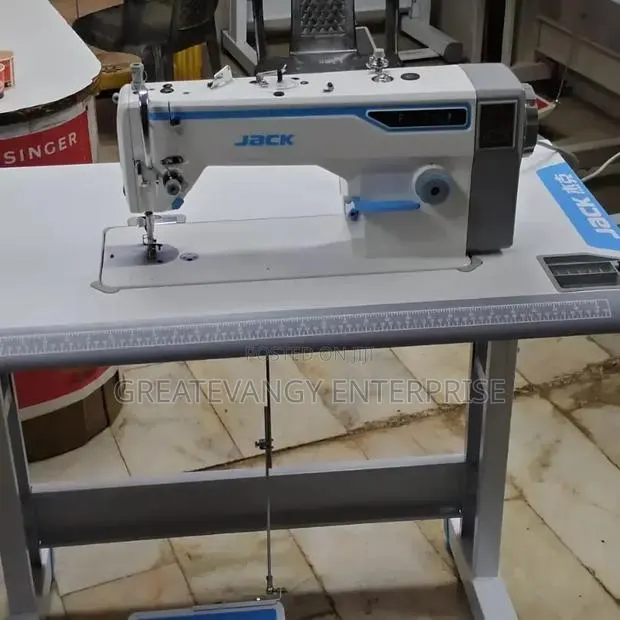 Jack Industrial Sewing Machine · Photo 1