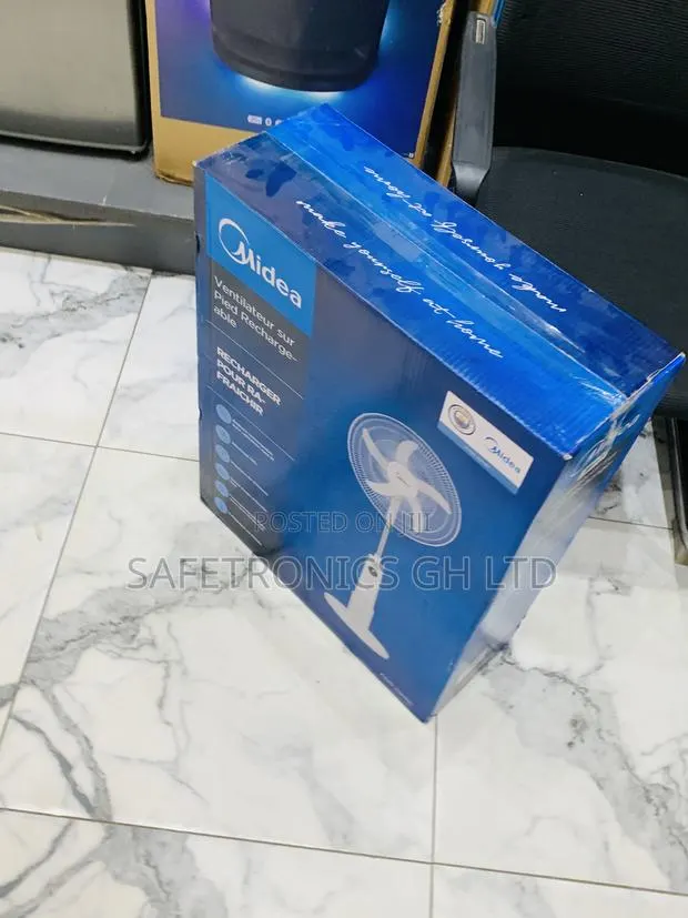 Shop Reliable White Midea 18-Inch Rechargeable Standing Fan · Photo 1