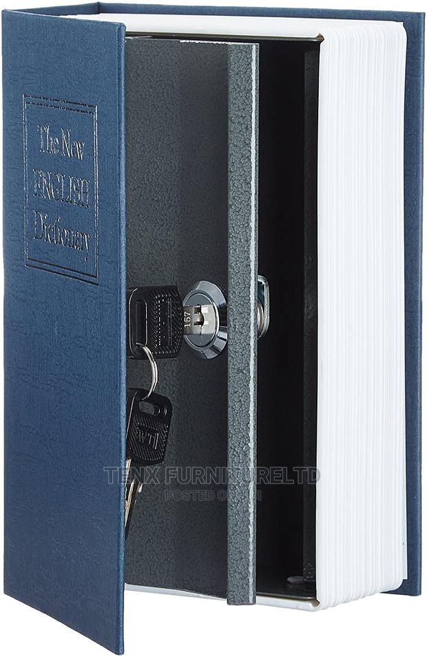 Book Safety Box With Key · Photo 2