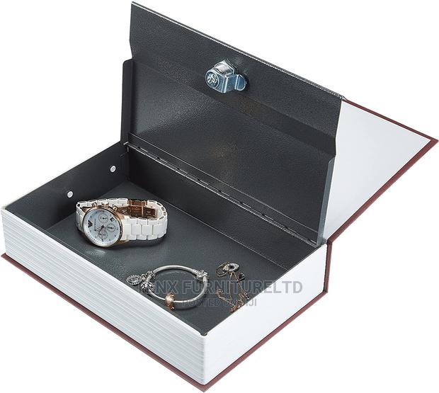 Book Safety Box With Key · Photo 1