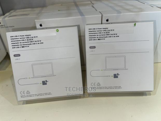 30W Macbook Air USB C Power Adapter · Photo 2