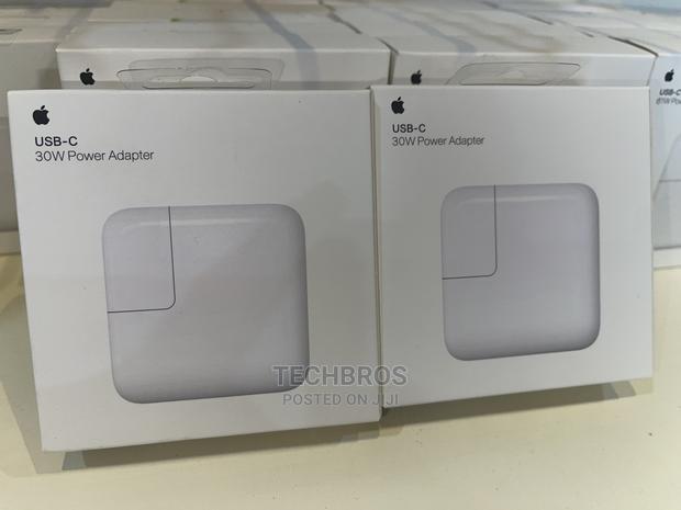 30W Macbook Air USB C Power Adapter · Photo 1