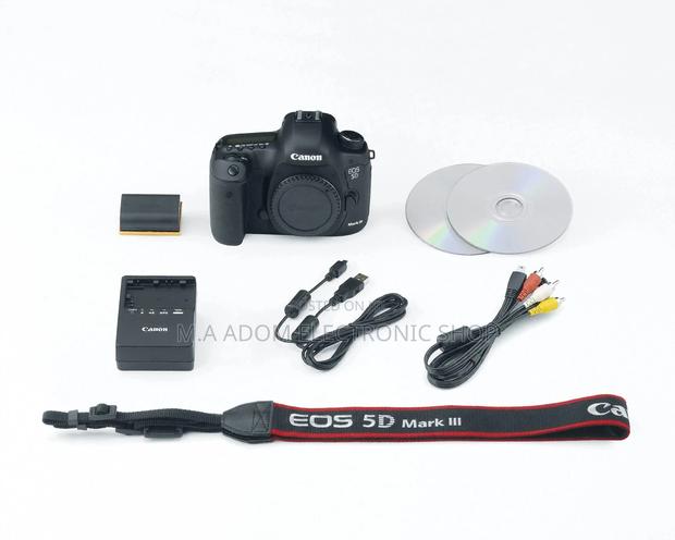 Canon Eos 5D Mark III Digital Camera · Photo 1