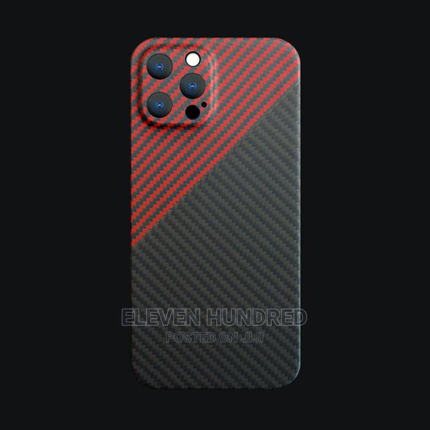 Apple iPhone 13 Series Mesh Fabric Phone Case · Photo 2