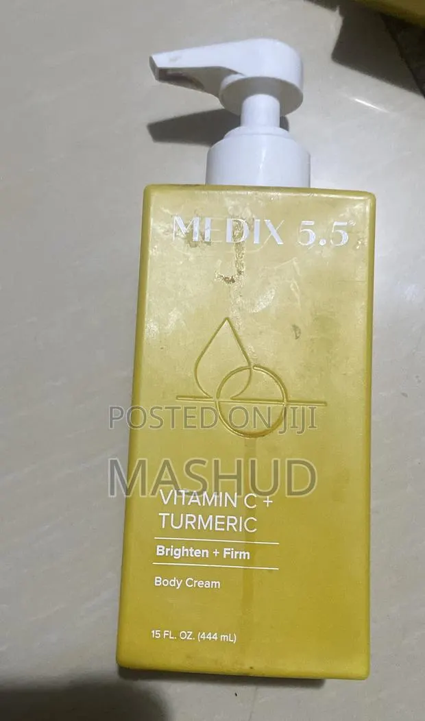 Medix 5.5 Vitamin C and Turmeric Lotion · Photo 1