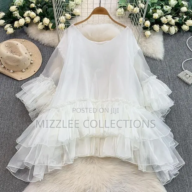 Classic White Free Dress for Ladies · Photo 1