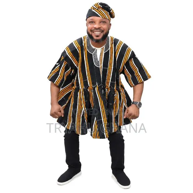 Black, Gold and White Ghanaian Handmade Batakari for Sale at Tryahu · Photo 1