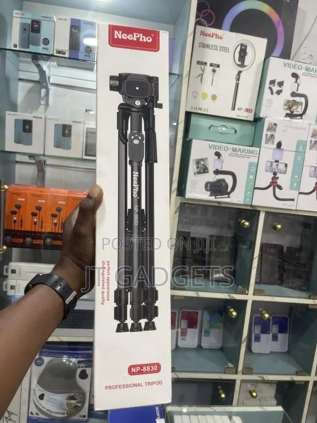 NeePho NP-8830 Professional Camera Tripod Get Rock-Steady Shots · Photo 1
