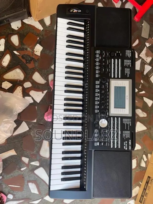 Gls Psr-810 Portable Keyboard. · Photo 1
