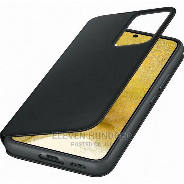 Galaxy S22+ Smart Clear View Cover Blackie · Photo 2