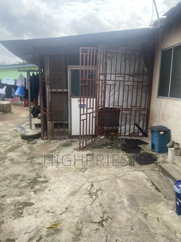 1bdrm Room & Parlour in Soweto, North Kaneshie for rent · Photo 1