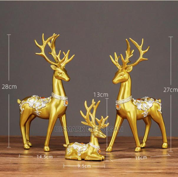 Statue Sculpture Deer · Photo 2