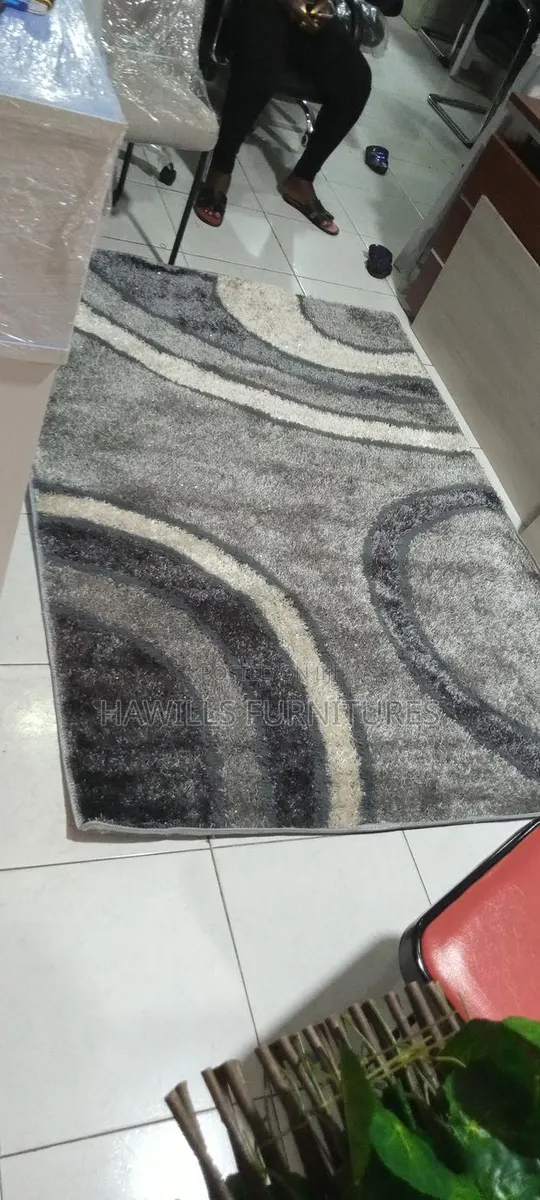 Woolen Carpet · Photo 1
